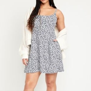 OLD NAVY WOMENS SIZE MEDIUN NAVY BLUE AND WHITE FLORAL MINI DRESS. ☆☆3 FOR $30☆☆